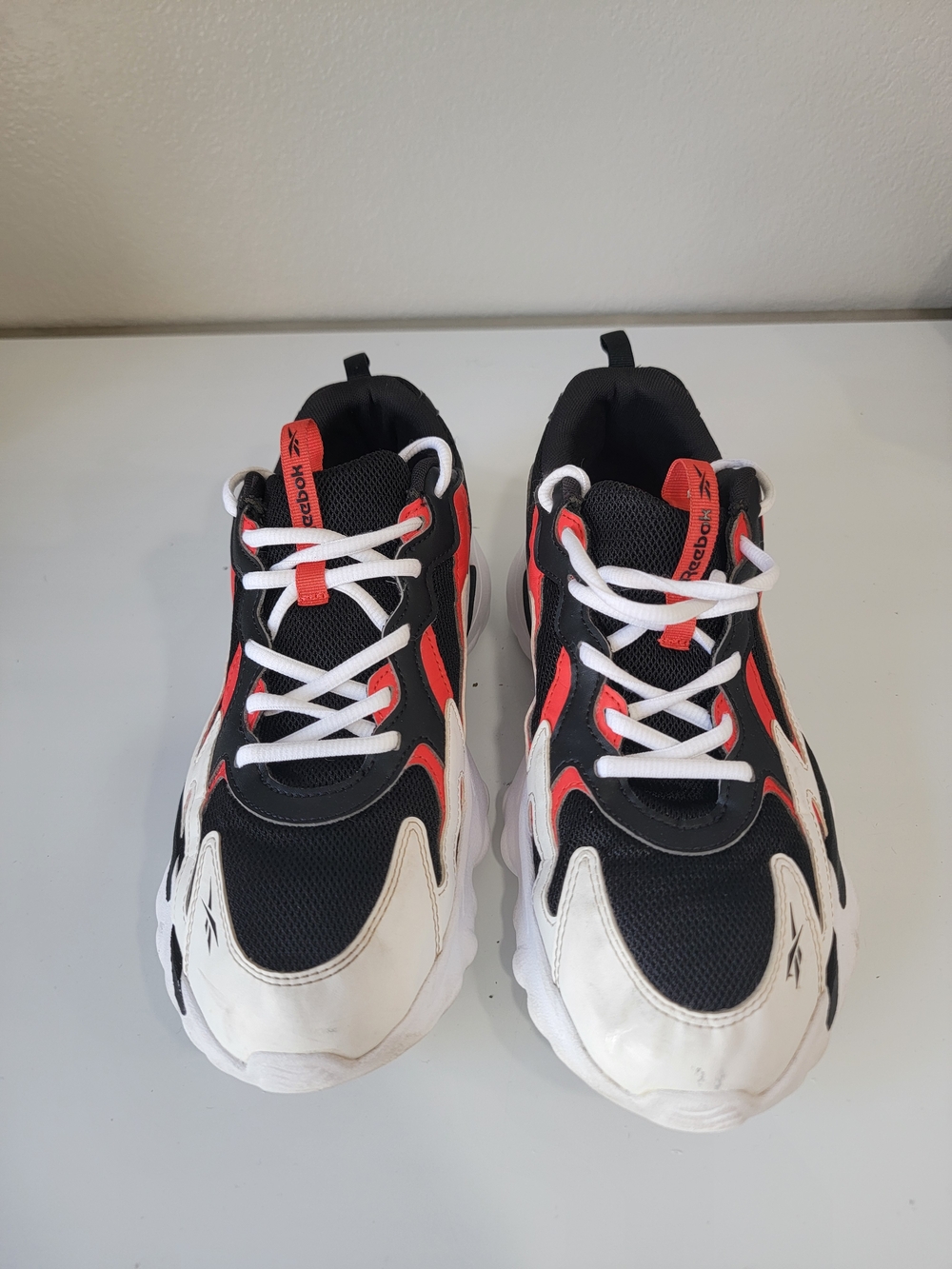 Reebok DMX 1000 Size 9 .Radiant Red/Black/White" Running